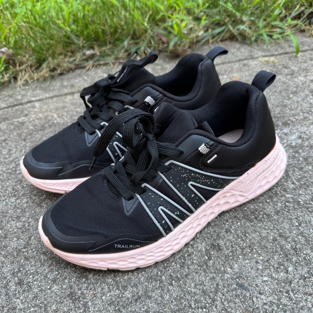 Levi's Trailrun Sneakers Womens 9 Black Pink Low Top Athletic Running Shoes